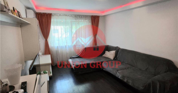 Apartament 3 Camere, Spatios, Parter, Zona Far