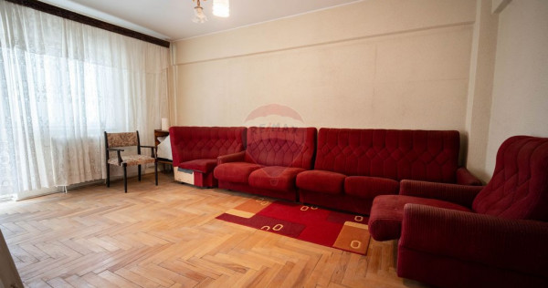 Apartament cu 4 camere de v&acirc;nzare &icirc;n zona Central