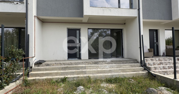 Casă de V&acirc;nzare &icirc;n Triplex- Strada Olteni- 3 min de Pites
