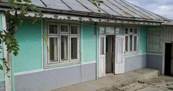 Casa si teren 5200mp in sat Prisecani, com. Boghesti