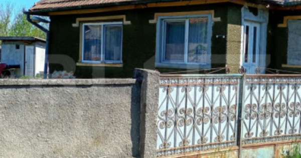 Casă cu teren generos de 1100 mp &icirc;n Comuna Mică &ndash; ideal