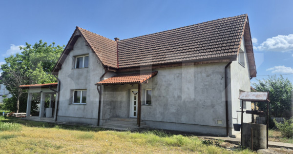 Casa cu 3 dormitoare de vanzare, 150 mp, teren 1345 mp, zona