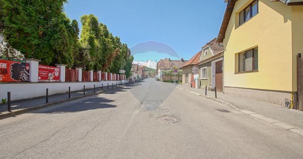 Casă cu 2 apartamente &icirc;n Brasov, investiție sigură sa...