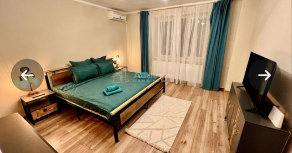 Vand Studio in Piata Ovidiu