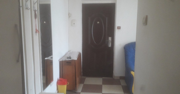 Apartament Cu 2 Camere Semidecomandate Zona Zamca