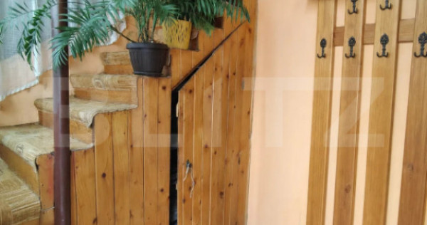 Casă zonă ultracentrală, curte comună, 50 mp, cu loc de
