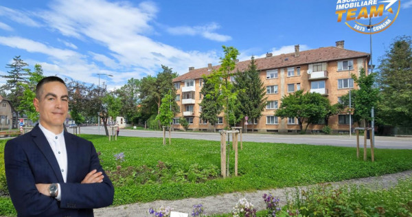 Zona ultracentrala, 2 camere decomandate, cu beci si garaj,
