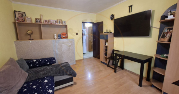 Apartament de 2 camere Pitești et.1 zona Piață Razboeni!