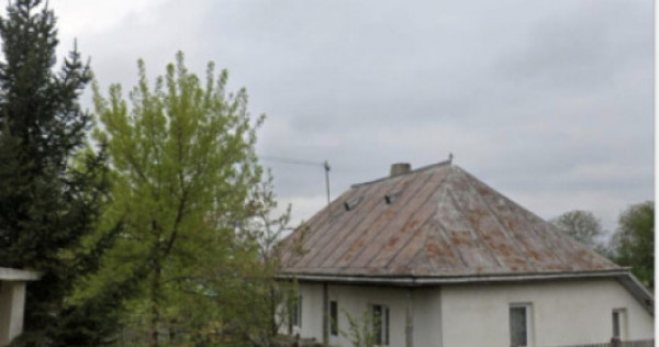 Casa + teren 900 mp, 20 ml deschidere la E85, zona Danila, S