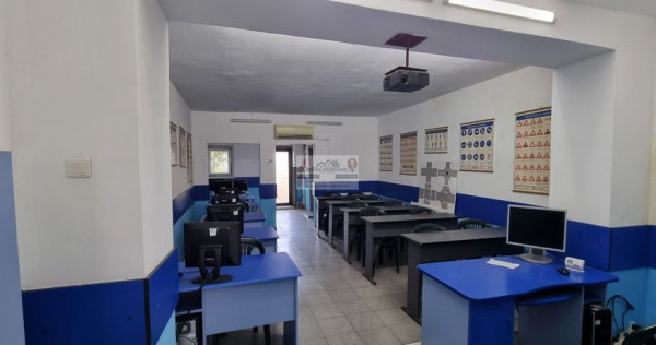 Spatiu comercial Adjud/Vrancea/ Teren de 564 mp