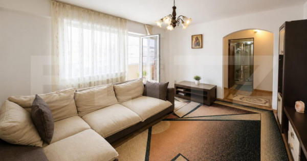 Apartament 3 camere, 2 dormitoare, etaj intermediar cu lift,