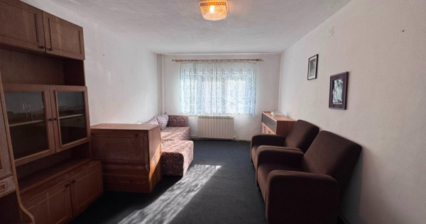 Apartament 3 camere de &icirc;nchiriat &ndash; Sf. Apostol Andrei