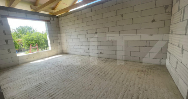 Casă pe un singur nivel, teren de 1.350 mp cu livadă, la d