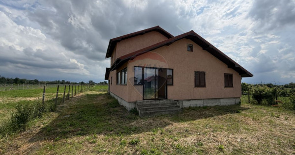 Casă / Vilă de v&acirc;nzare intrare Lamotesti