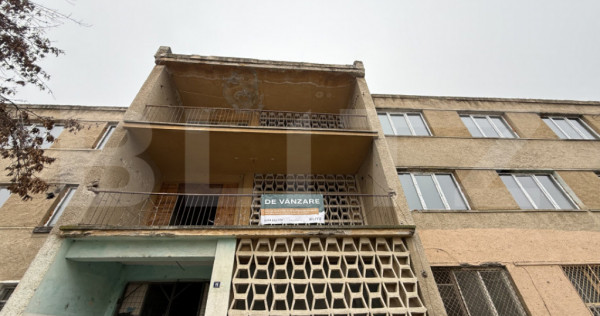 Bloc cu 2 etaje, aflat &icirc;n zona centrală a orașului Cugir
