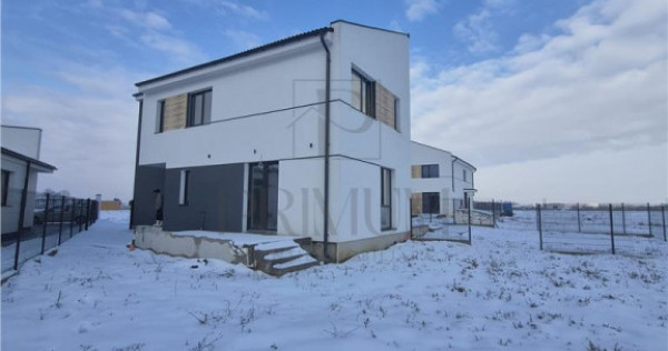 Duplex superb cu 4 dormitoare - teren 330 mp - locatie foart