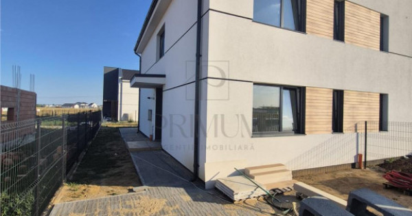 Duplex superb cu 4 dormitoare - teren 330 mp - locatie foart