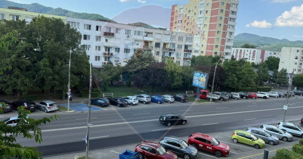 Chirie ap 3 Camere cu loc de parcare inclus bld. Bucuresti