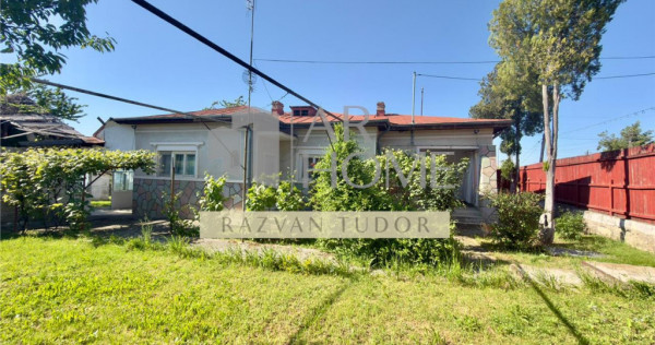 Casa 4 camere , cu beci ,1681m2 teren , Boldesti Scaeni