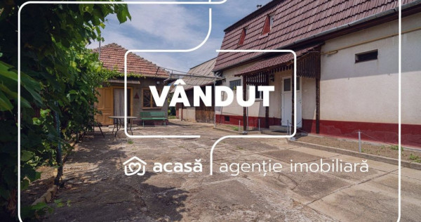 VANDUT! Casa 5 camere - teren 688 mp - Parneava - COMISION 0