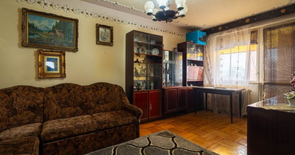 Apartament 4 camere decomandat - bvd. Revolutiei - COMISI...