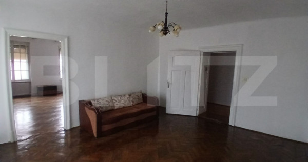 Casă de v&acirc;nzare, 170 mp, zona Reghin