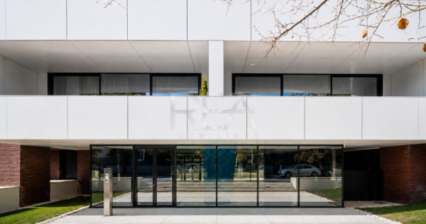 4 camere Ultracentral decomandat,centrală,parcare,an 2023,