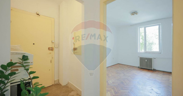 Apartament cu 2 camere de v&acirc;nzare, &icirc;n zona Decebal