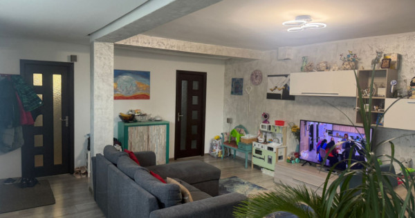 CASA DEOSEBITSA MOBILATA in stil italian ,zona podul VIORELE