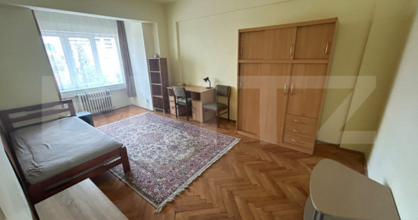 Apartament decomandat, 2 camere, zona Central Sora