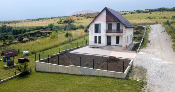 Casa individuala de vanzare in Salicea! 145 MP - 900 MP T...