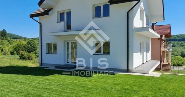 Vilă S+P+M de V&acirc;nzare | Bistrița, Zona DN17C (l&acirc;ngă Pico Verde)