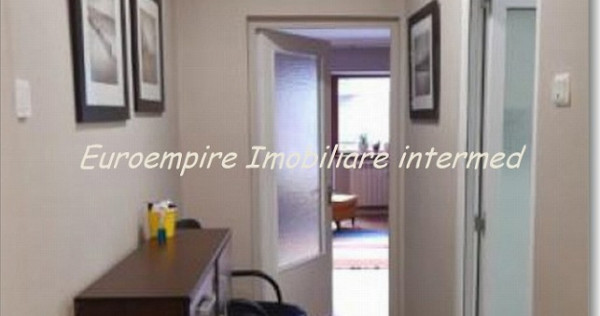 Apartament 3 camere zona Centru