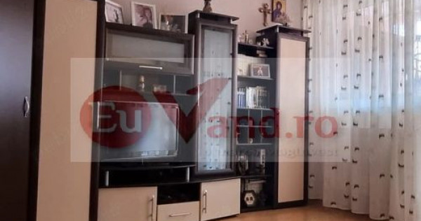 De inchiriat apartament 2 camere, Micro 20, zona 2 Cocosi, et. 6, 1900 lei