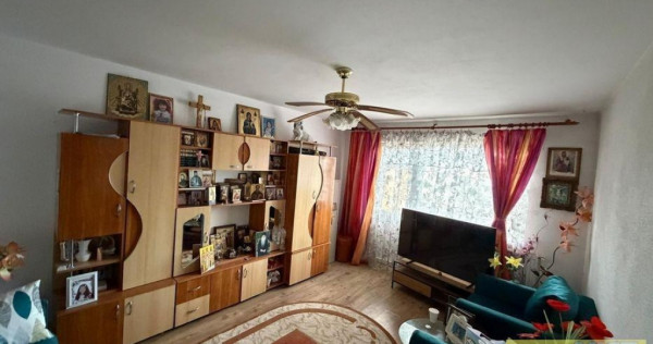 Km 4-5, de vanzare apartament 2 camere, gaze, decomandat