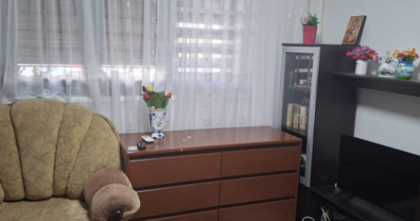 Cameră cămin decomandată, baie propie, AC, Valea Roșie
