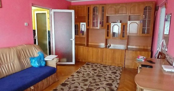 De inchiriez apartament 2 camere , Tiglina 1, 350 euro