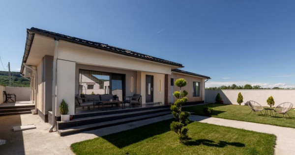 Casă de v&acirc;nzare exclusivistă &icirc;n Titesti, Arges