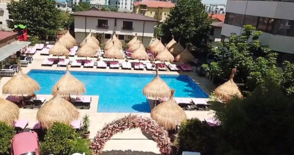 * V&acirc;nd apartament 2 camere &icirc;n Mamaia Nord &ndash; aproape de plajă