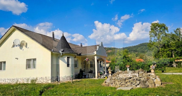 CASA INDEPENDENTĂ ENERGETIC , cu piscină interioară și e