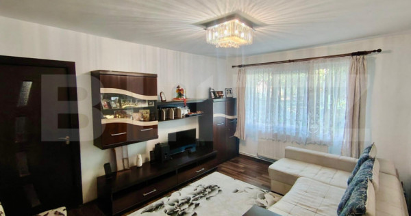 Apartament cu 2 camere 42 mp, semidecomandat, cu loc de parc
