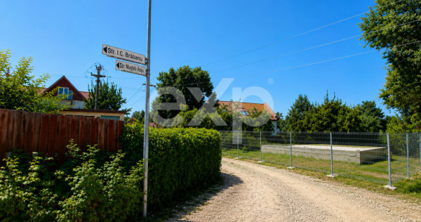 TEREN 800 MP CU CONSTRUCȚIE &Icirc;NCEPUTĂ &ndash; SĂCELE, STR. AV