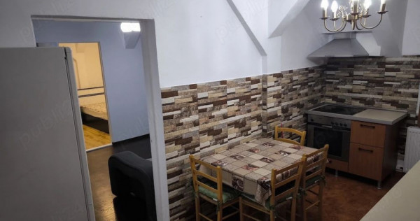 Apartament 3 camere zona Vasile Aron