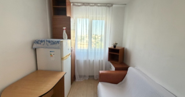 Garsoniera cu baie,str.Alunisului,etaj 3