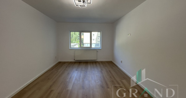 Apartament 3 camere de vanzare, 2 bai , Zorilor