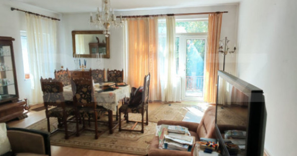 Casă de v&acirc;nzare, 325 mp, teren 300 mp, zonă Centrală