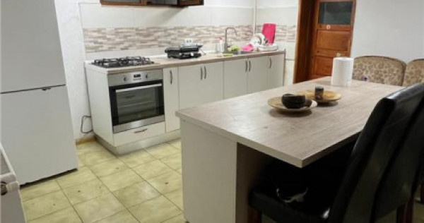 Casa de inchiriat cu 3 camere | Centrul Vechi