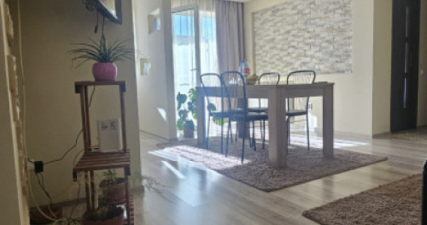 Vand apartament 3 camere 58 mp+balcoane 10mp zona Tineretulu