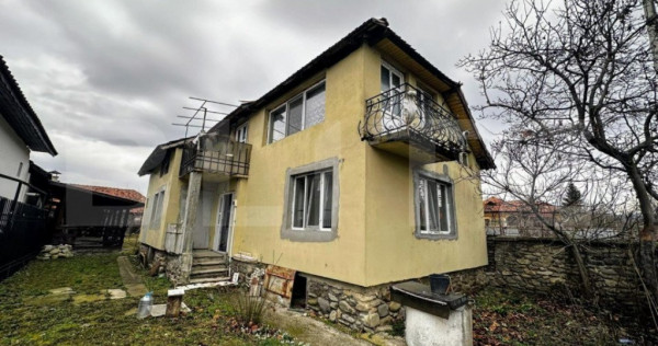 Casa P+M si 400 mp teren, zona Stanesti