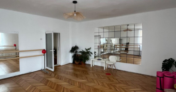Apartament 3 camere 160 mp | beci 80 mp | gradina 160 mp | z